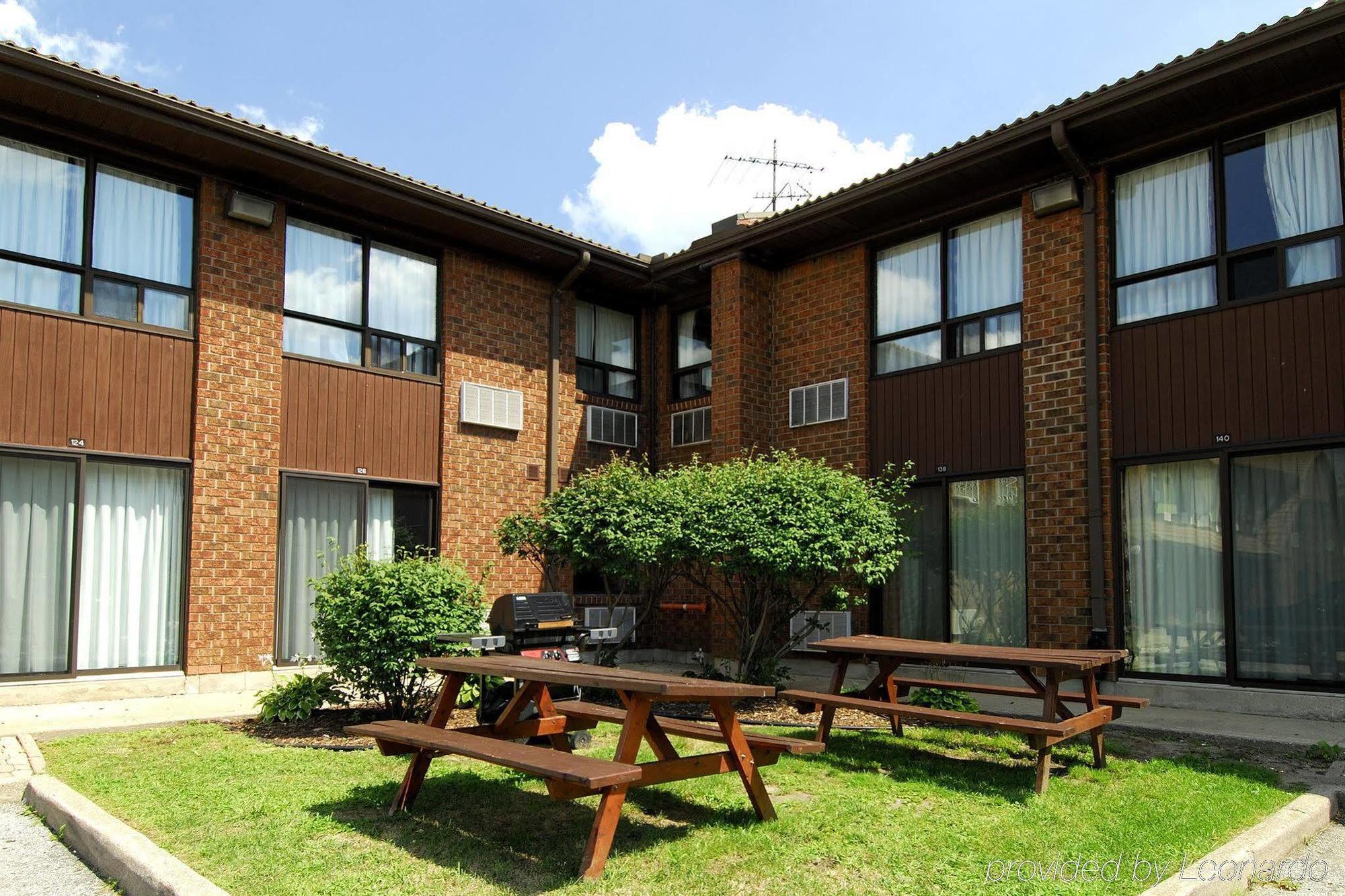 Comfort Inn Windsor Exterior photo