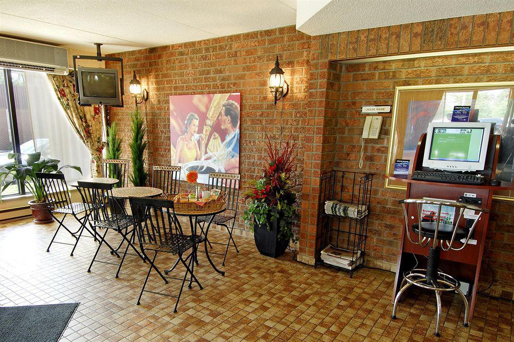 Comfort Inn Windsor Interior photo